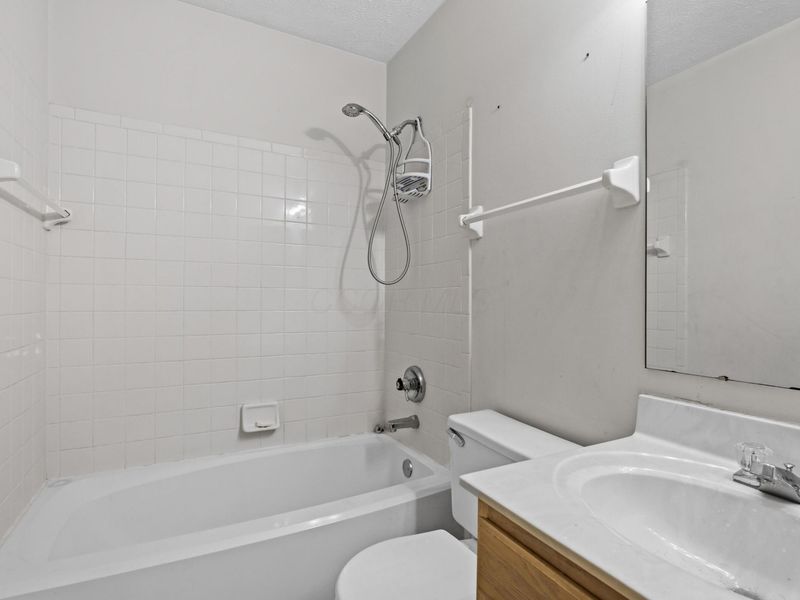 7632 Plainfield Drive , Pickerington, OH 43147 Photo 26