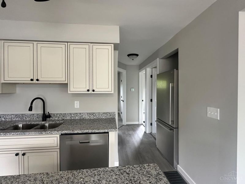 3327 Sumac Terrace, Green Township, OH 45239 Photo 5