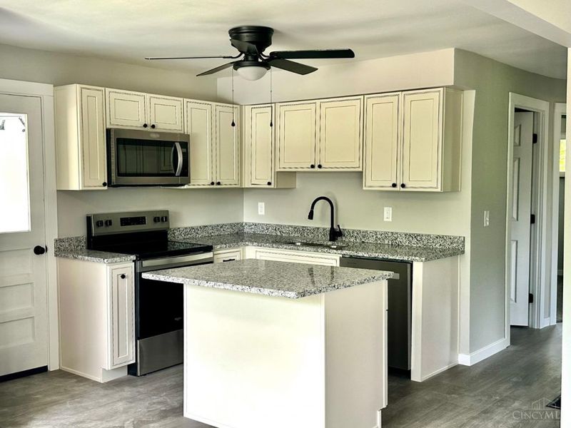 3327 Sumac Terrace, Green Township, OH 45239 Photo 7