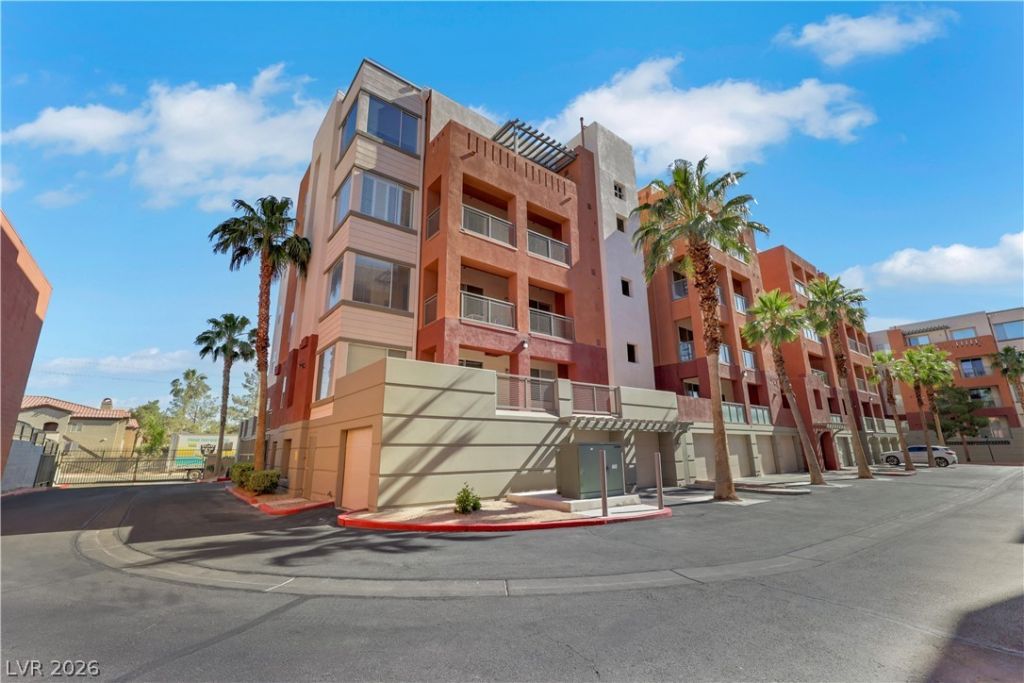 27 E Agate Avenue , Las Vegas, NV 89123