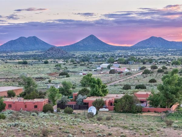 54 Rons Road, Santa Fe, NM 87508