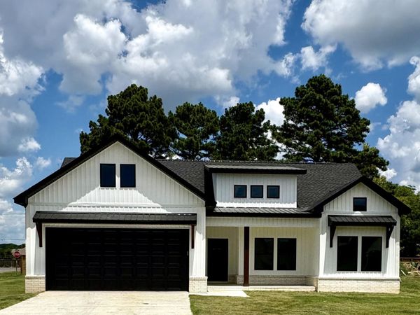 1 Dragonfly Cove , Greenbrier, AR 72058