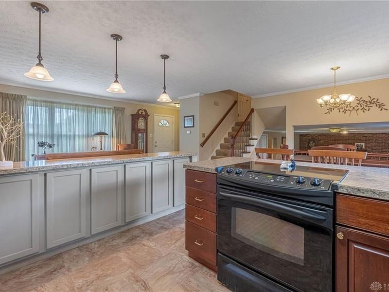 542 Crestgrove Avenue, Vandalia, OH 45377 Photo 10