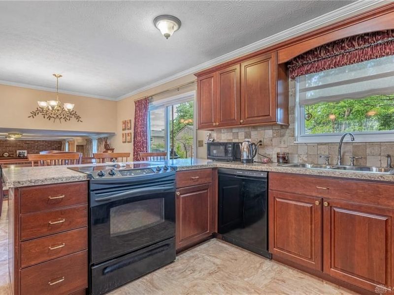542 Crestgrove Avenue, Vandalia, OH 45377 Photo 9