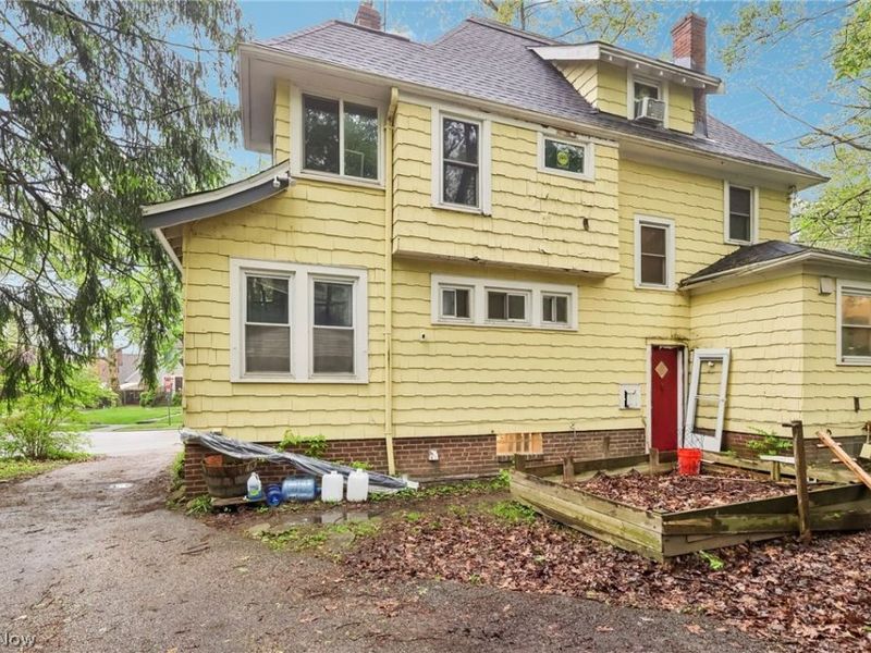 3590 Woodridge Road, Cleveland Heights, OH 44121 Photo 2