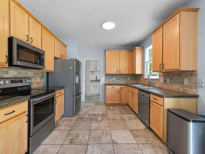 9788 Cherbourg Drive, Union, KY 41091 Photo 13