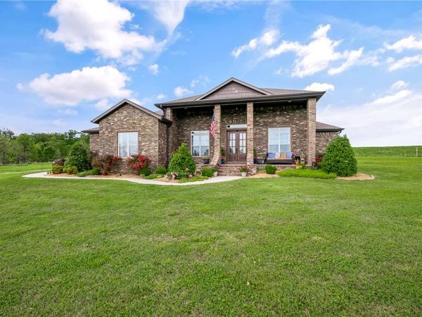 244 NE Pianalto Street, Bentonville, AR 72713