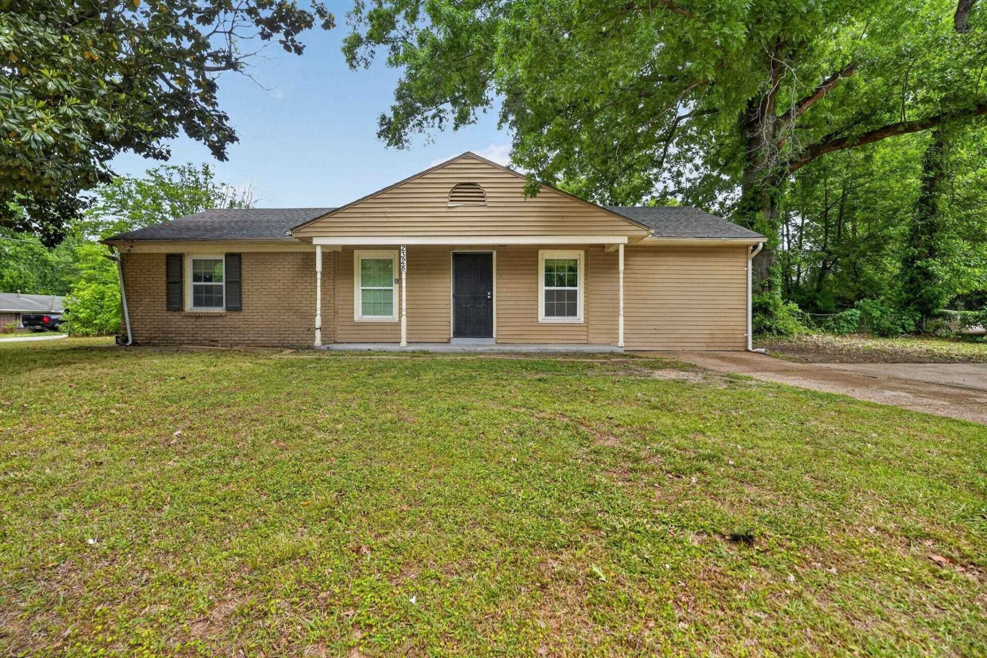 2328 Millbrook Ave, Memphis, TN 38127 Main Photo