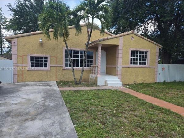 3001 NW 170th St , Miami Gardens, FL 33056