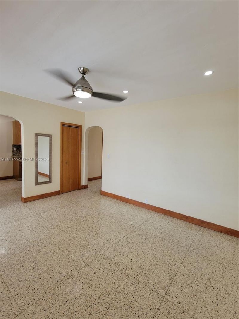 7400 Harding Ave , Unit 15, Miami Beach, FL 33141 Photo