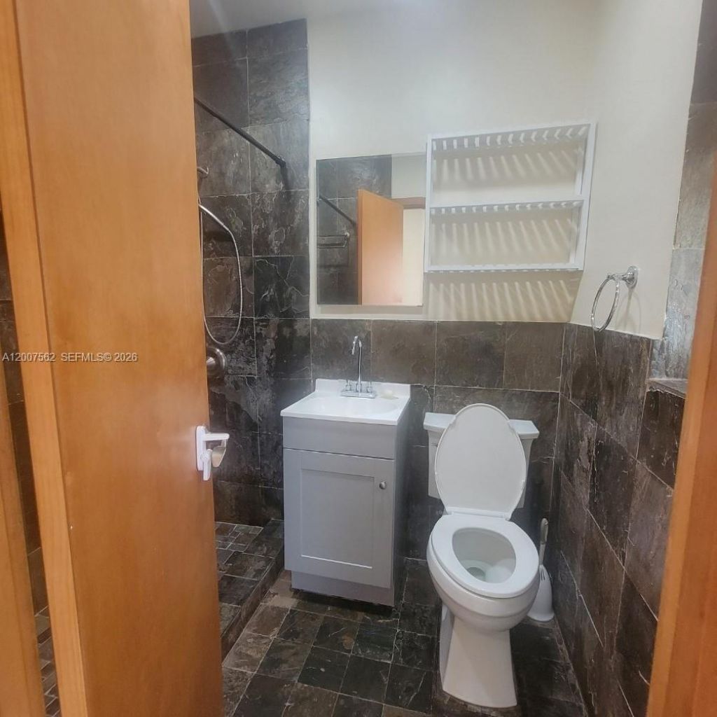 7400 Harding Ave , Unit 15, Miami Beach, FL 33141 Photo