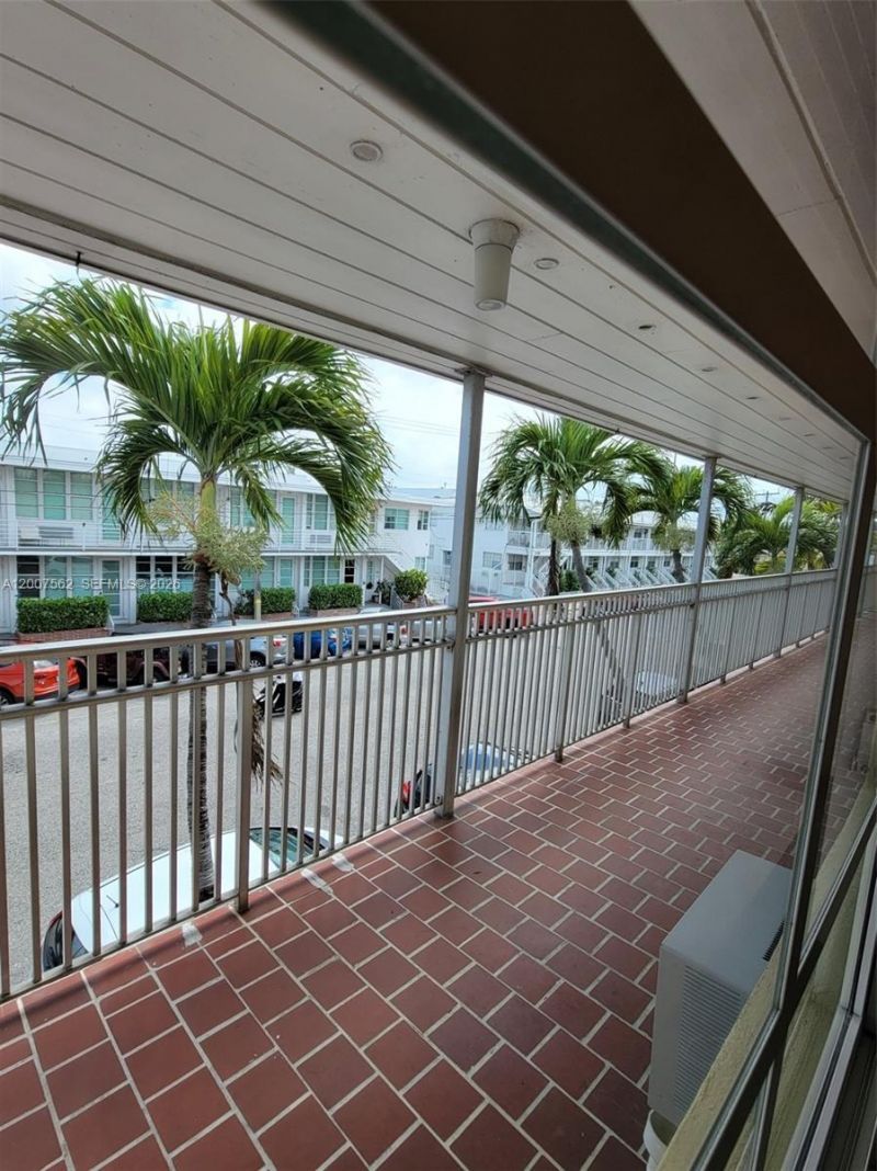 7400 Harding Ave , Unit 15, Miami Beach, FL 33141 Photo