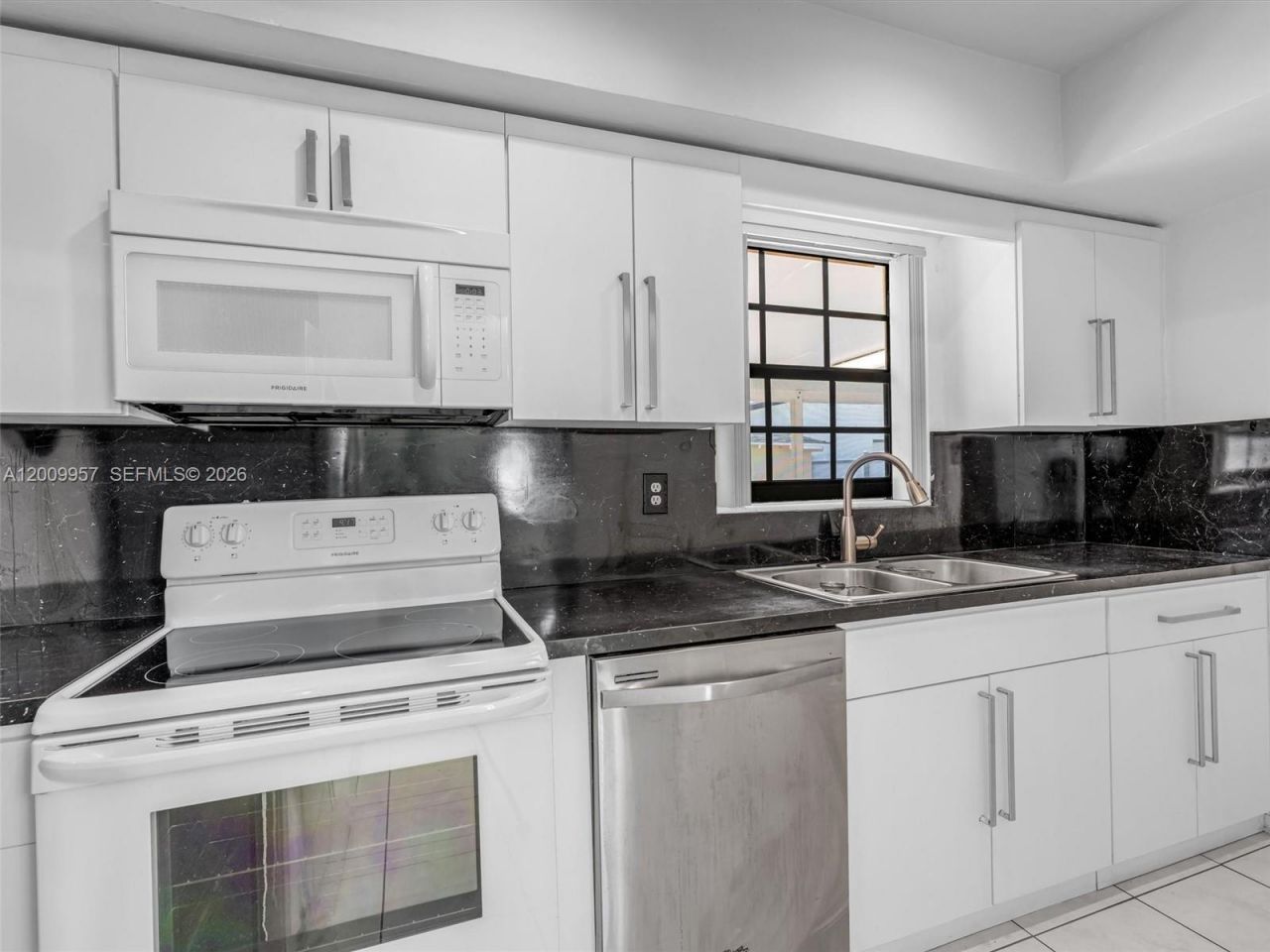 1322 SW 26th Ter, Fort Lauderdale, FL 33312 Photo