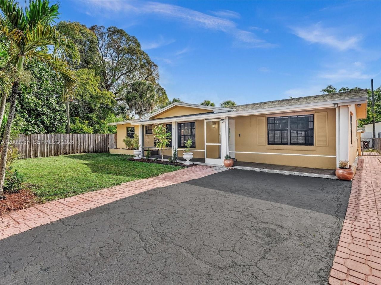 1322 SW 26th Ter, Fort Lauderdale, FL 33312 Photo