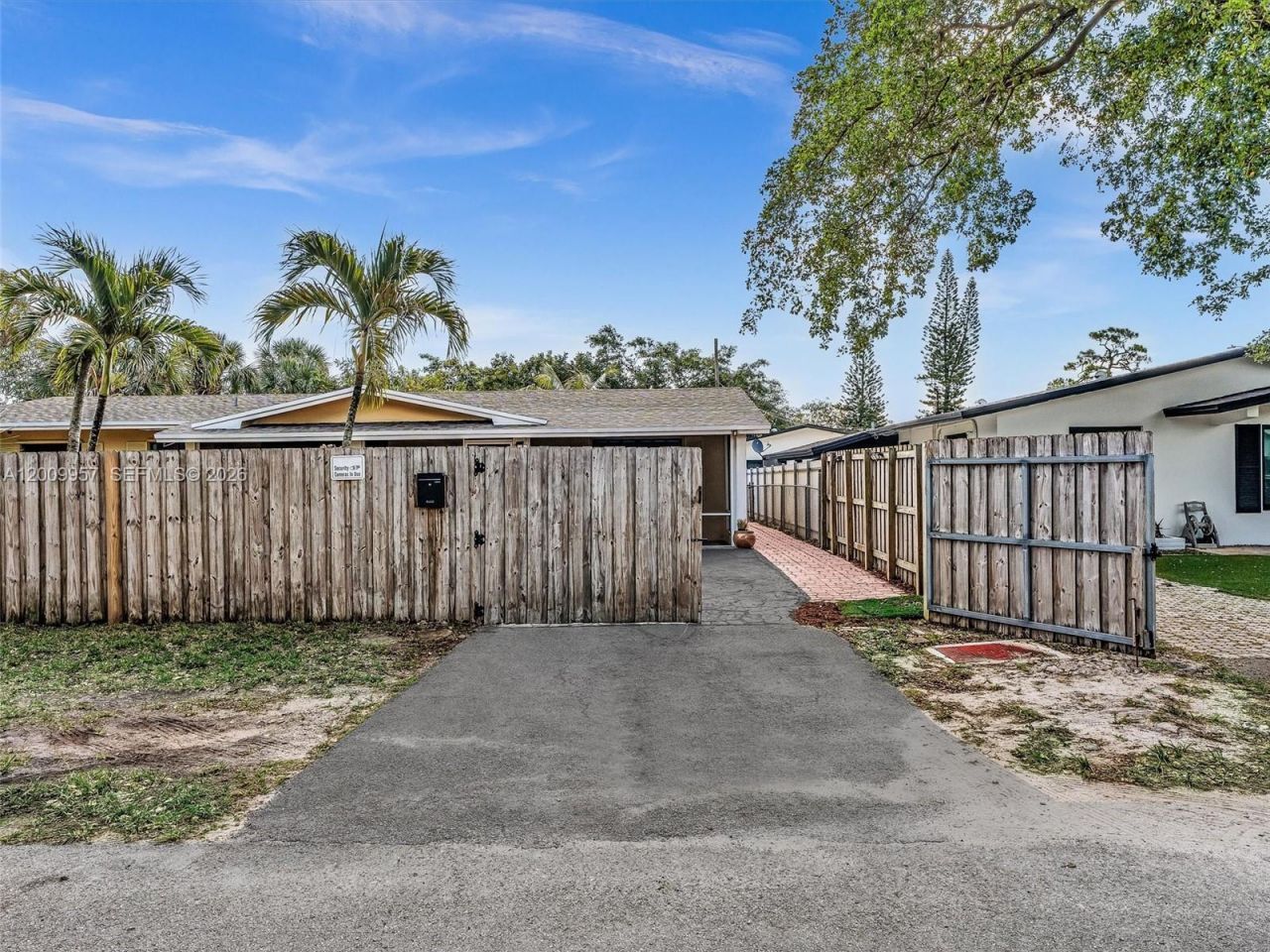 1322 SW 26th Ter, Fort Lauderdale, FL 33312 Photo