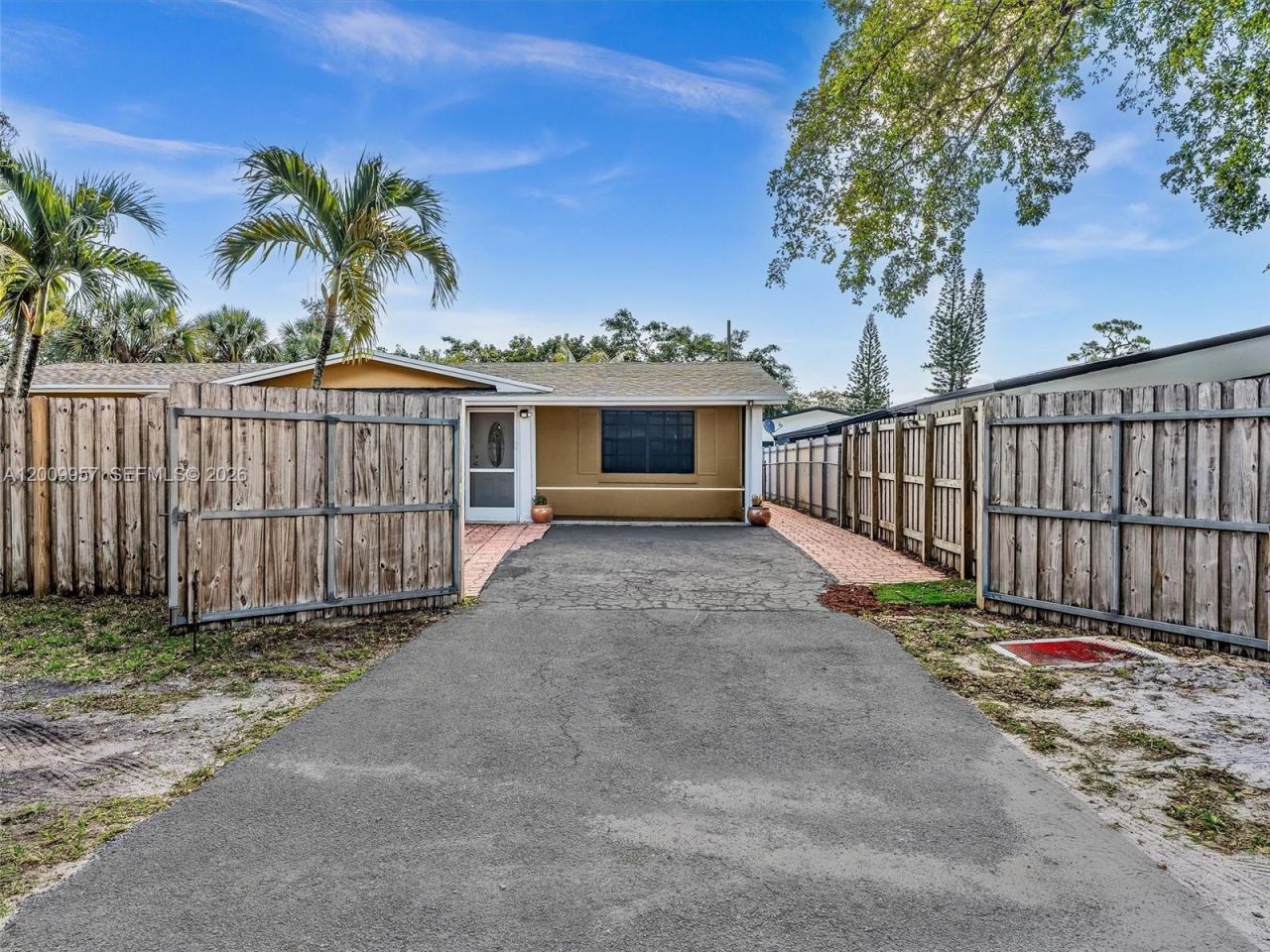 1322 SW 26th Ter, Fort Lauderdale, FL 33312 Photo