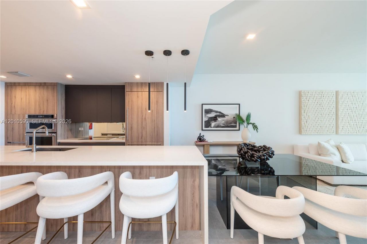 3801 Collins Ave , Unit 1502, Miami Beach, FL 33140 Photo