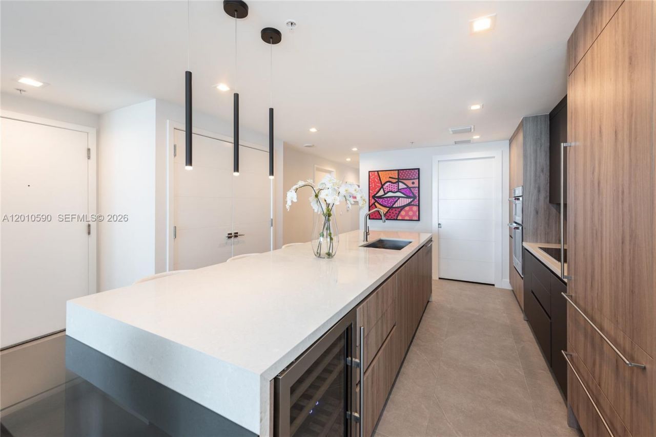 3801 Collins Ave , Unit 1502, Miami Beach, FL 33140 Photo