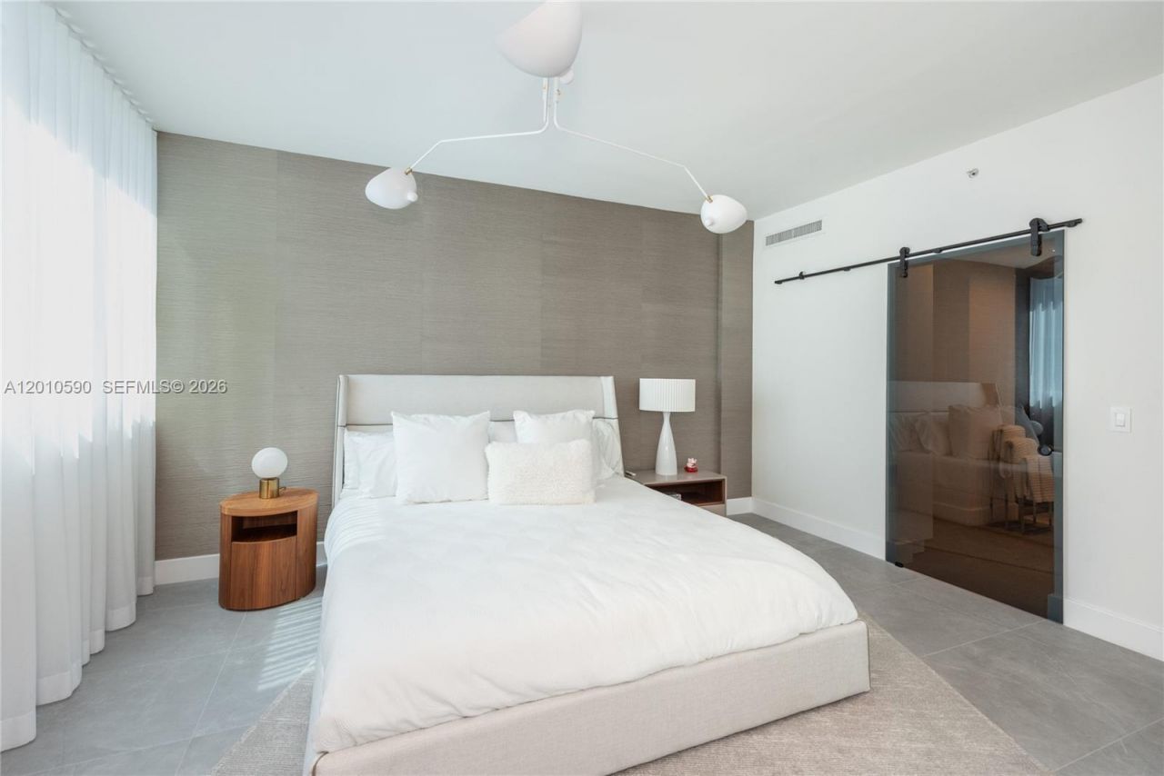 3801 Collins Ave , Unit 1502, Miami Beach, FL 33140 Photo