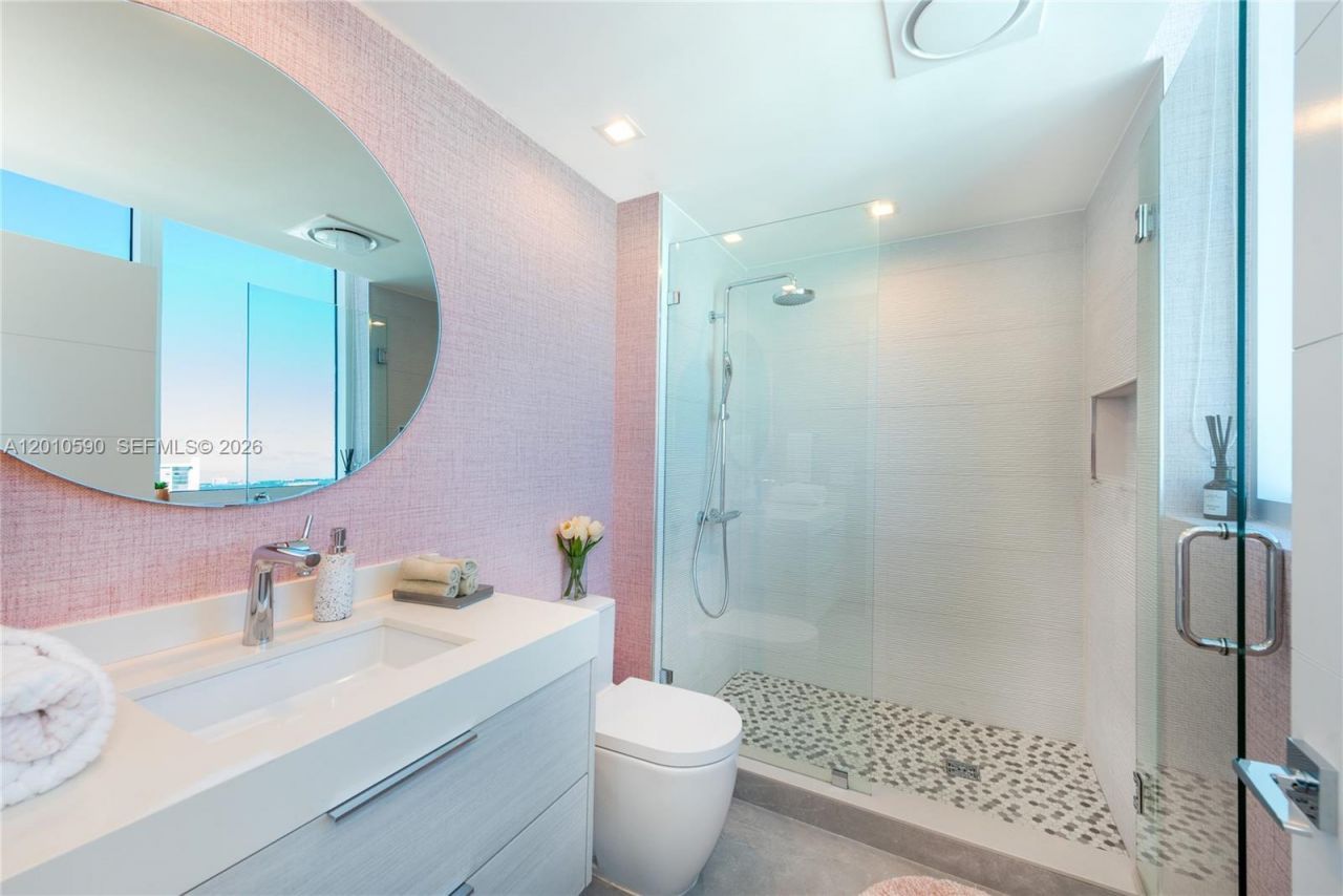 3801 Collins Ave , Unit 1502, Miami Beach, FL 33140 Photo