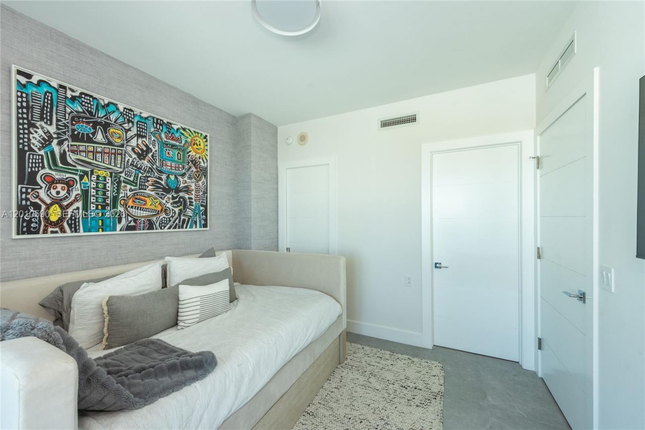 3801 Collins Ave , Unit 1502, Miami Beach, FL 33140 Photo