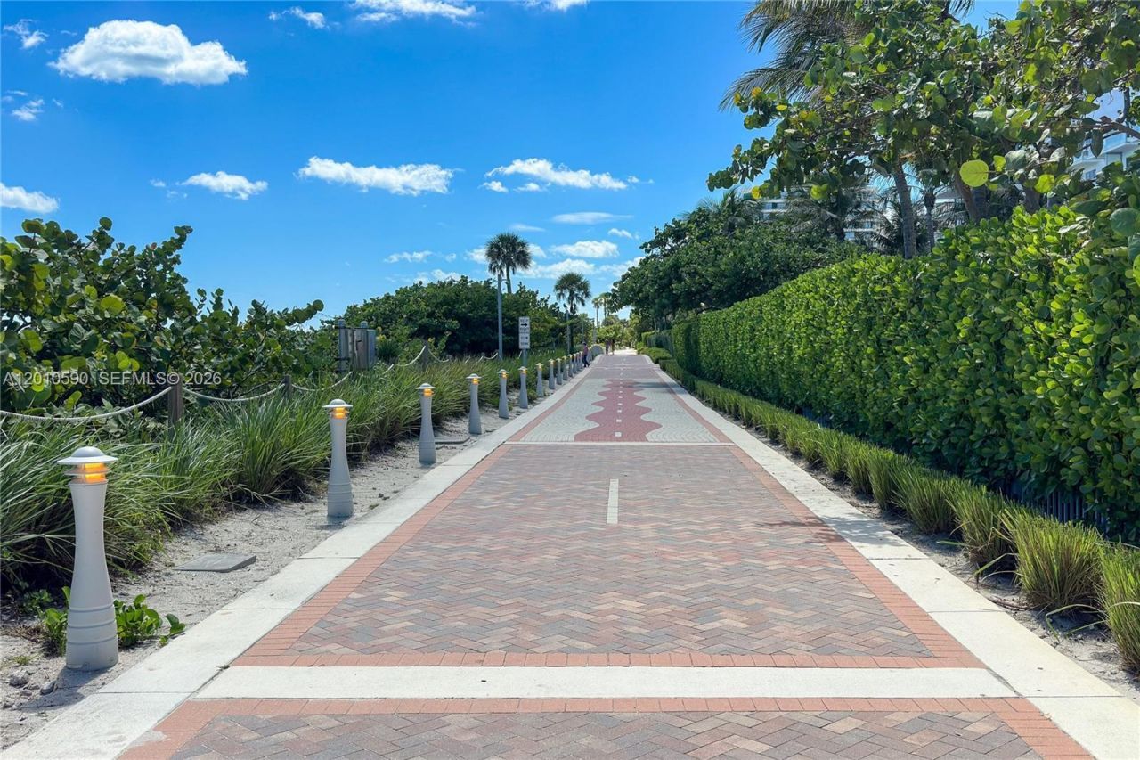 3801 Collins Ave , Unit 1502, Miami Beach, FL 33140 Photo