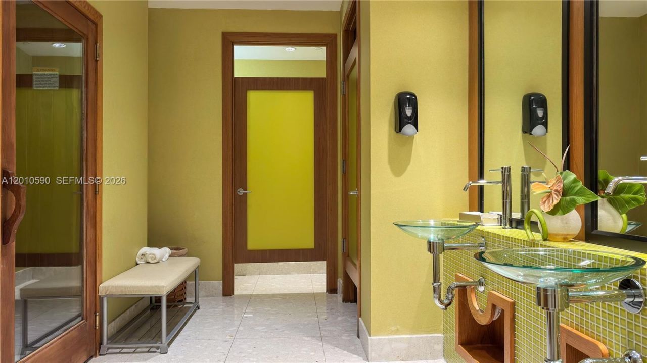 3801 Collins Ave , Unit 1502, Miami Beach, FL 33140 Photo