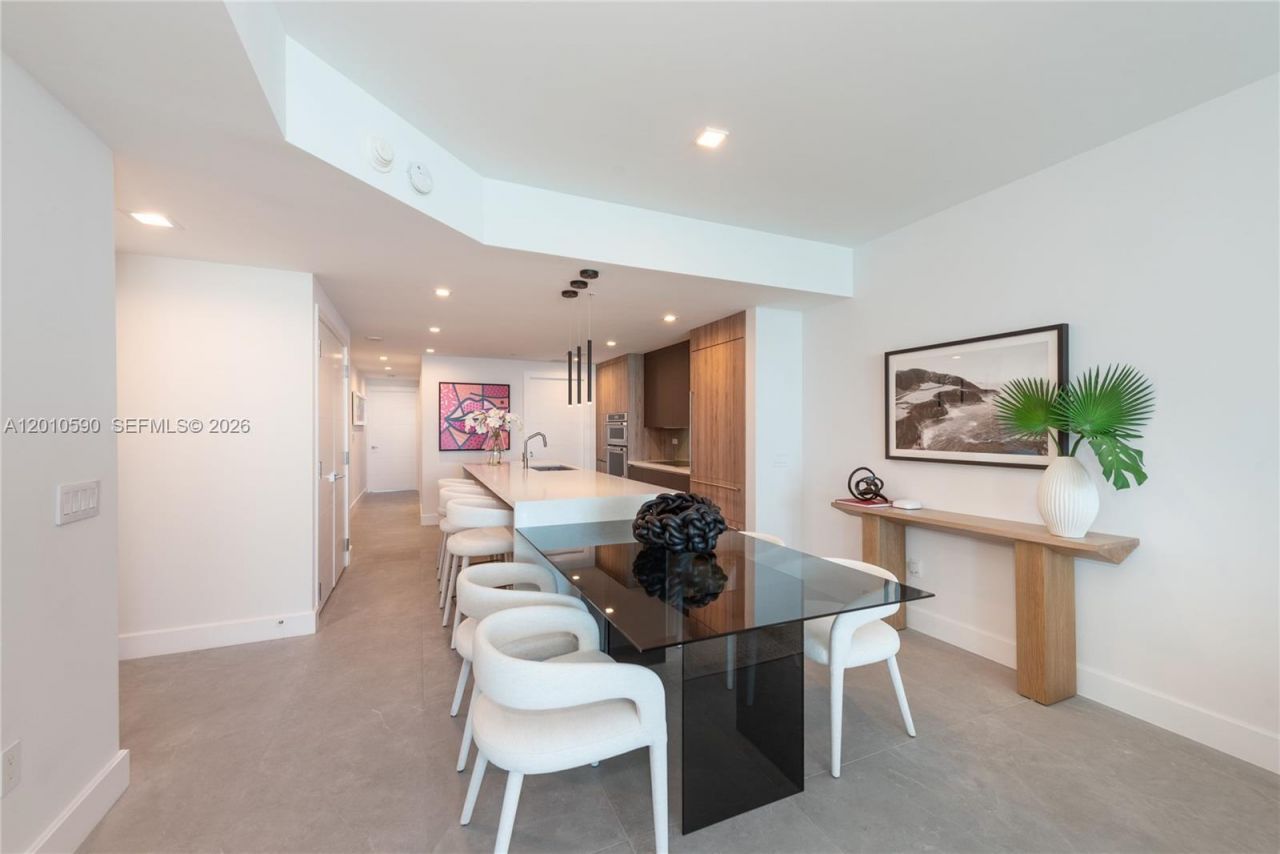 3801 Collins Ave , Unit 1502, Miami Beach, FL 33140 Photo