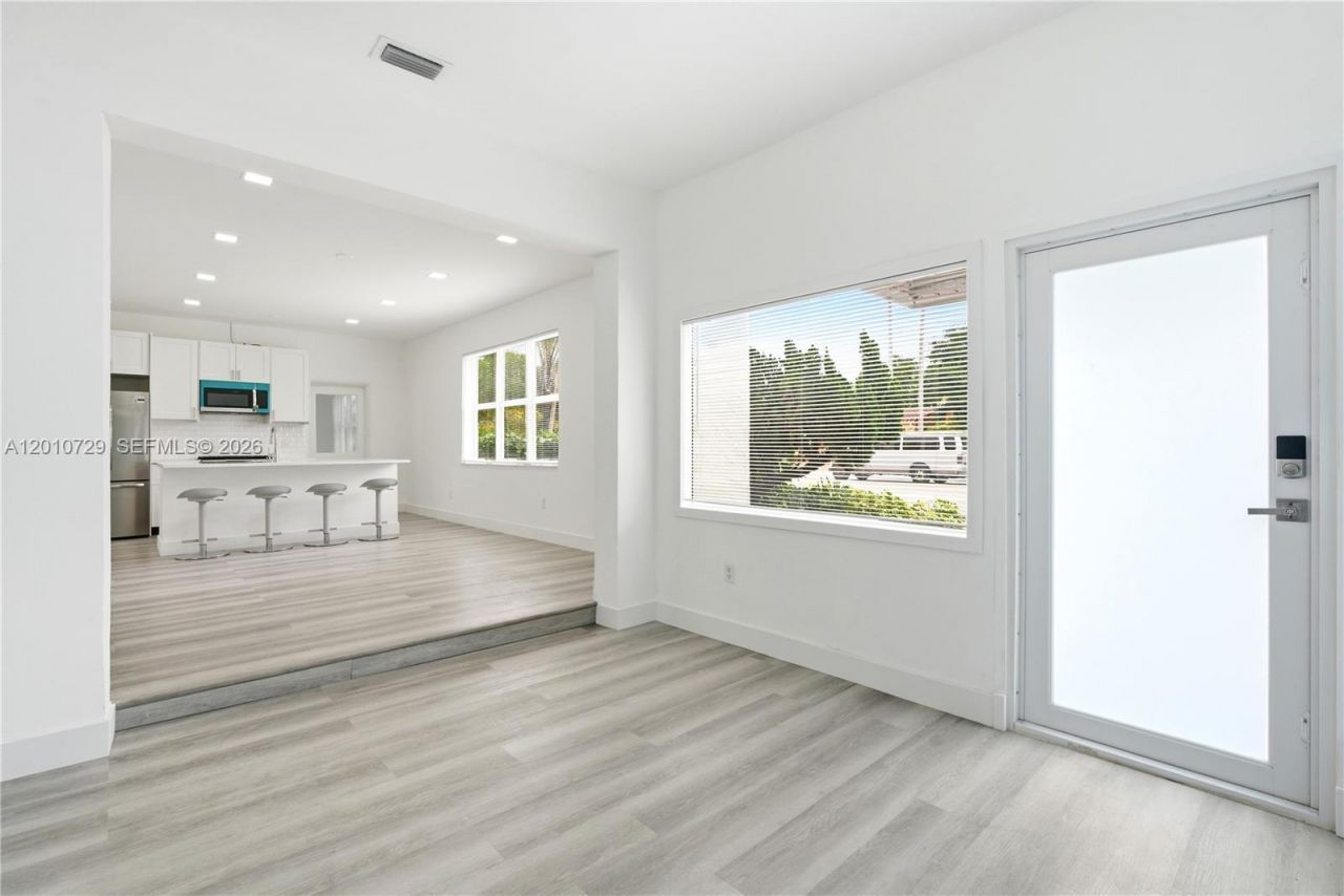 340 NE 125th St , North Miami, FL 33161 Photo