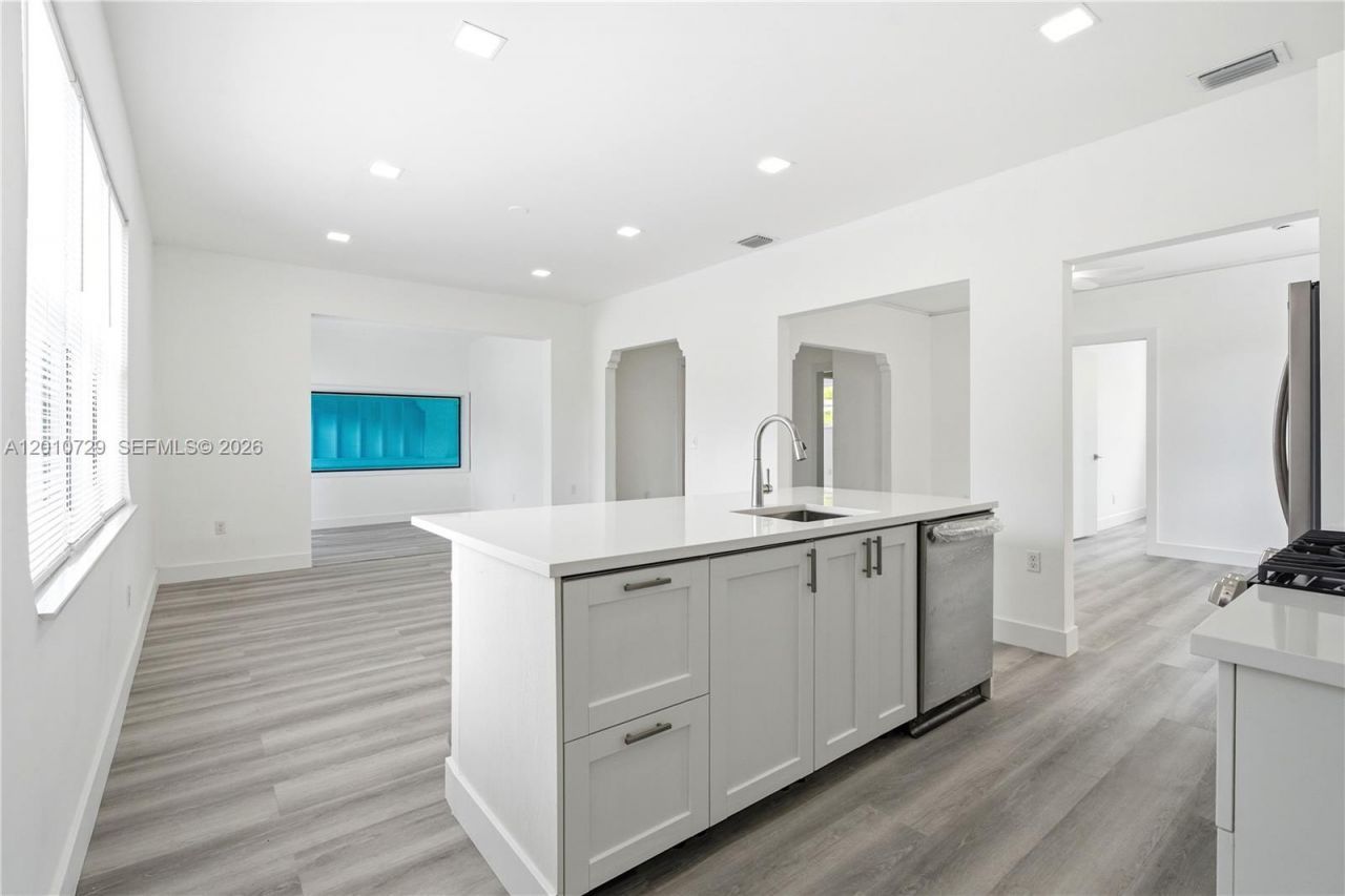 340 NE 125th St , North Miami, FL 33161 Photo
