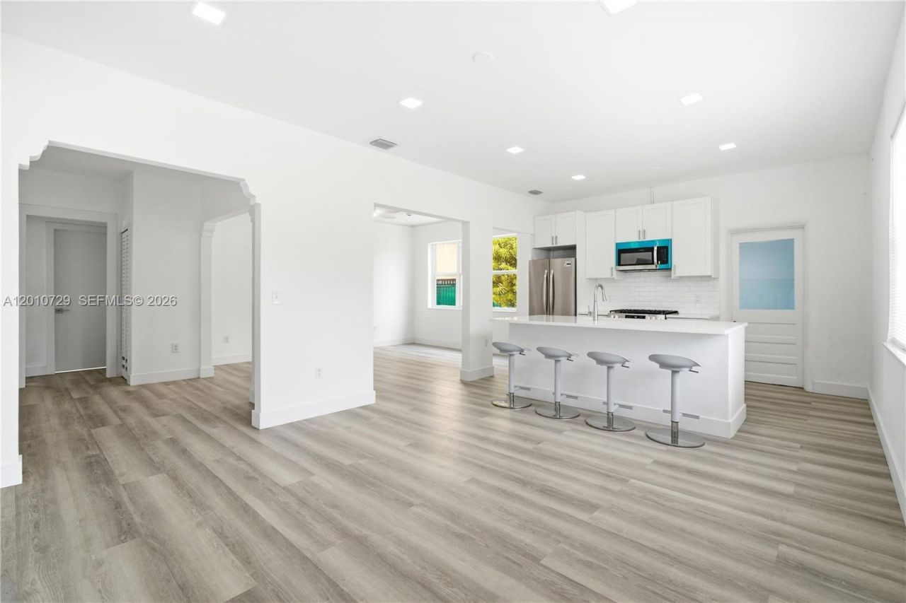 340 NE 125th St , North Miami, FL 33161 Photo