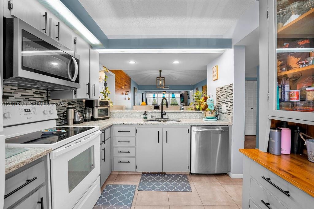 6049 Balboa Cir , Unit 302, Boca Raton, FL 33433 Photo