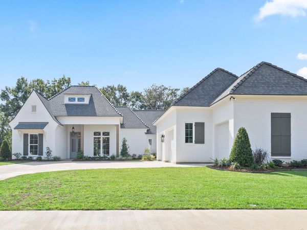 111 Leaning Oak Drive , Lafayette, LA 70508