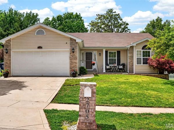 2705 Providence Ridge Drive, Wentzville, MO 63385