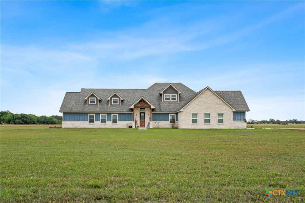 129 Lantana Lane, Port Lavaca, TX 77979 Main Photo