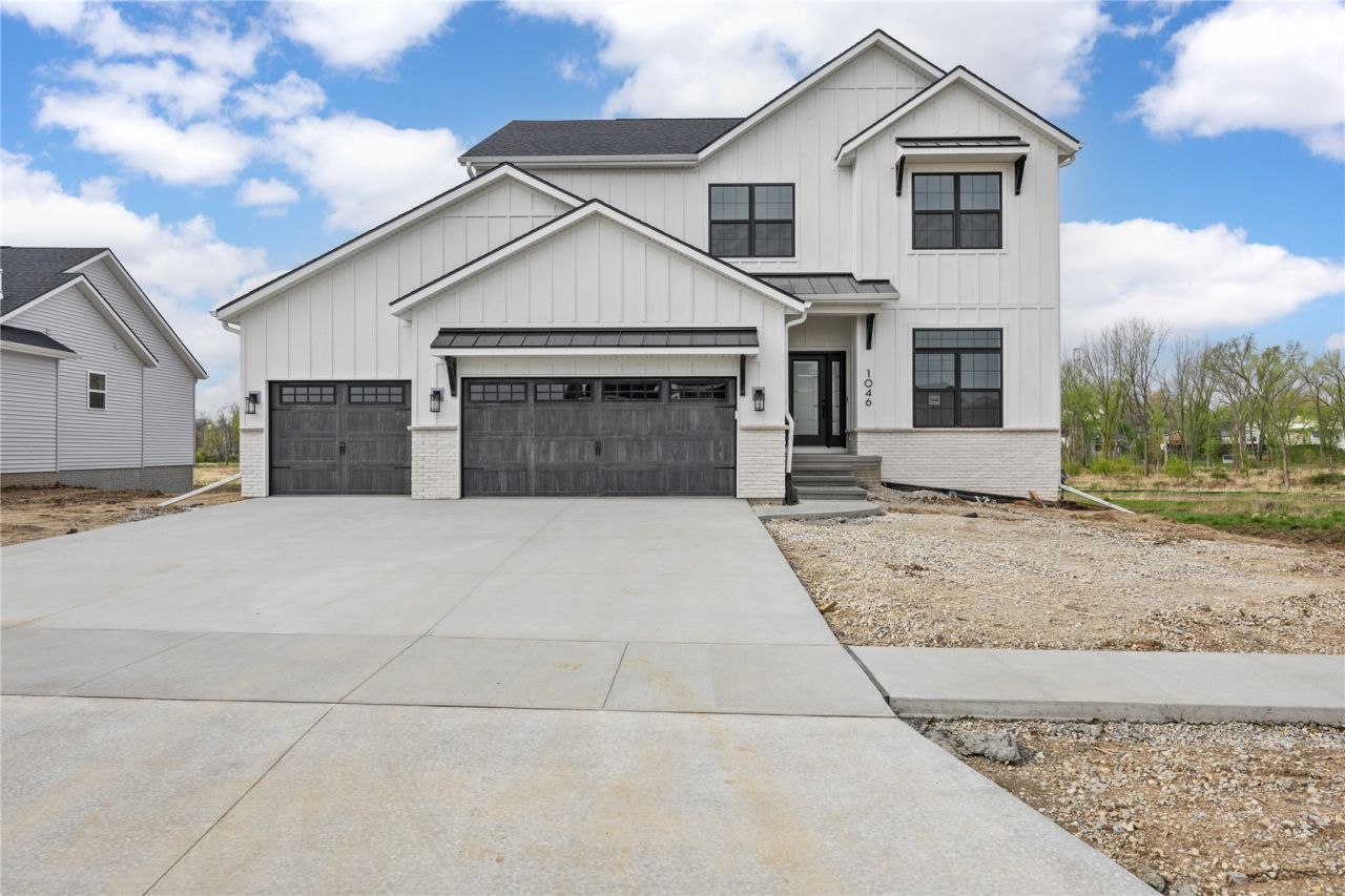 219 Meadows Field Drive Ne, Cedar Rapids, IA 52402 Main Photo
