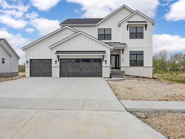 219 Meadows Field Drive NE, Cedar Rapids, IA 52402