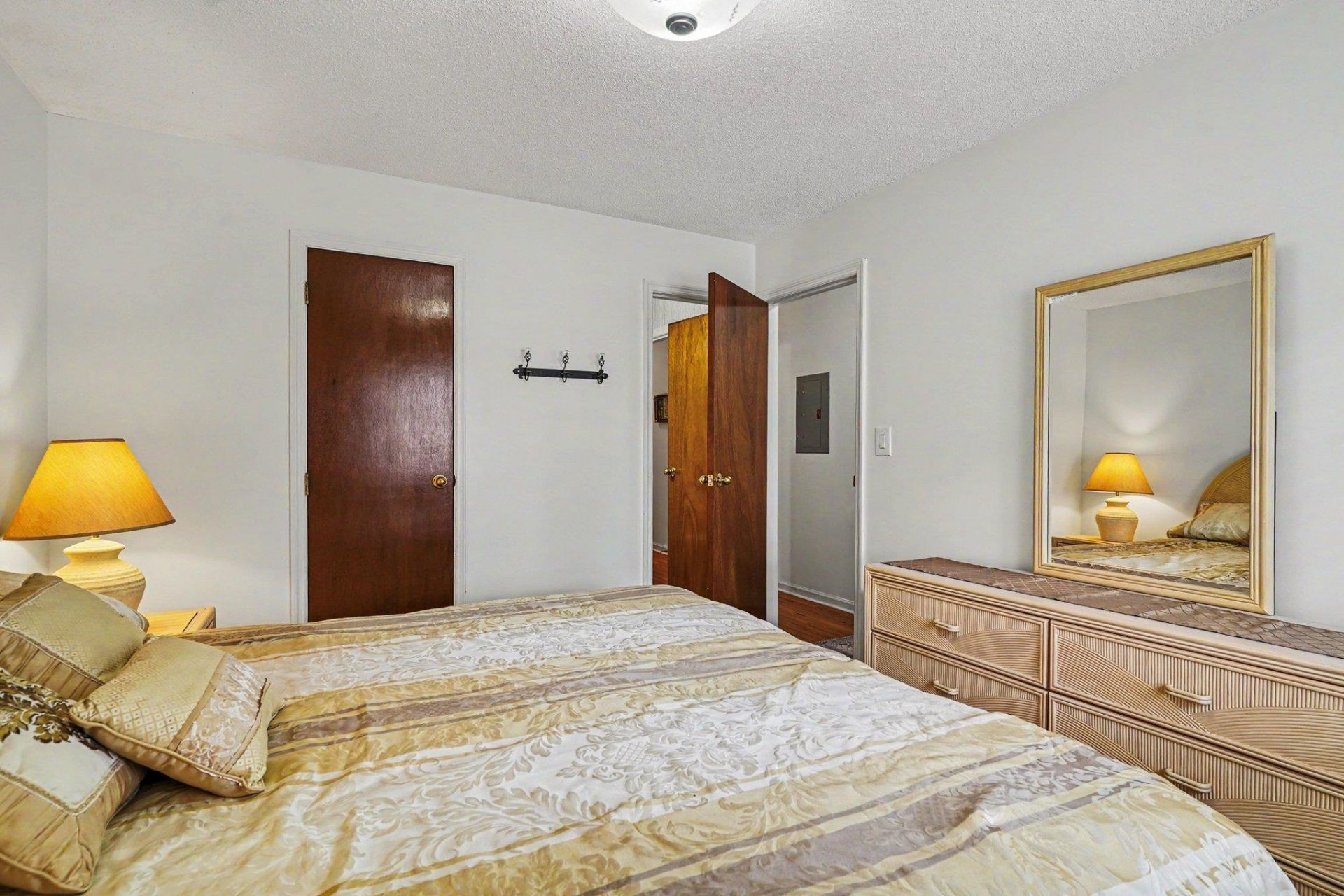 1095 Plantation Dr. W Photo 13