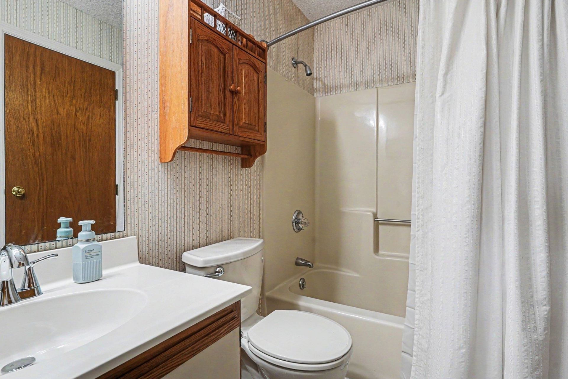 1095 Plantation Dr. W Photo 18