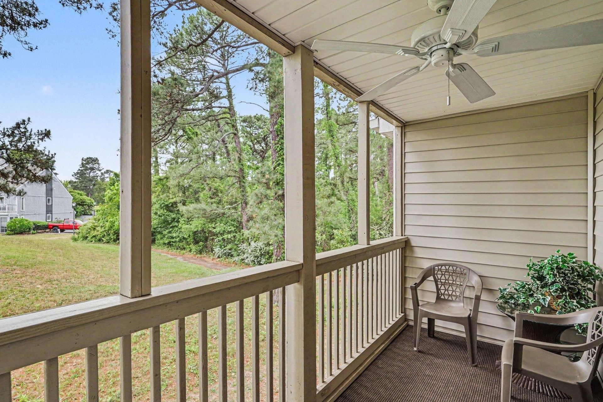 1095 Plantation Dr. W Photo 24
