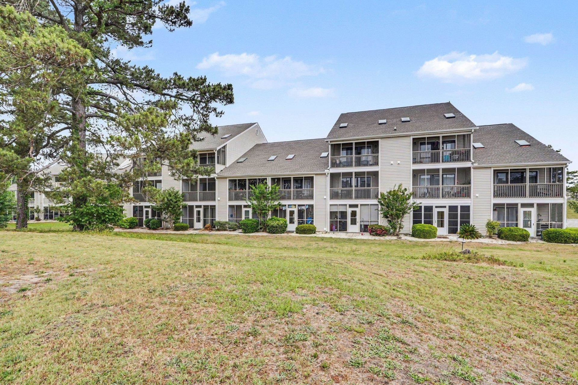 1095 Plantation Dr. W Photo 25