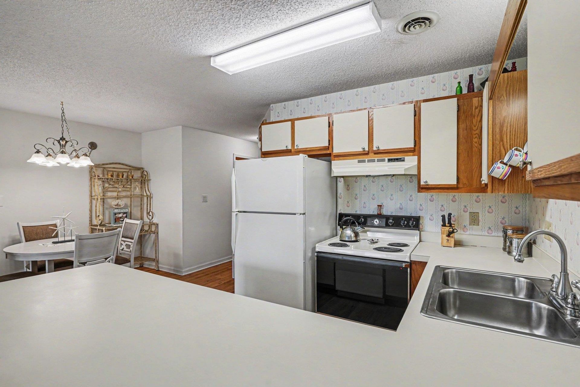 1095 Plantation Dr. W Photo 7