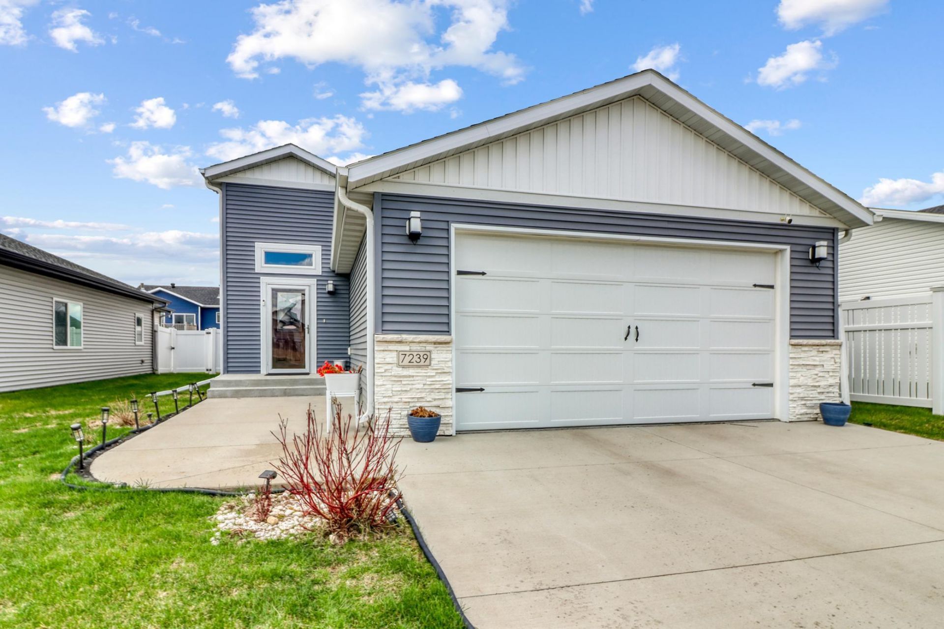 7239 Madelyn Lane S, Fargo, ND 58104 Main Photo