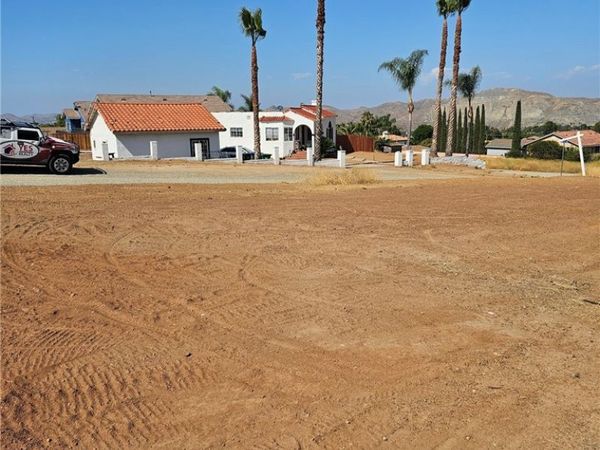 1694 Hayden, Corona, CA 92881