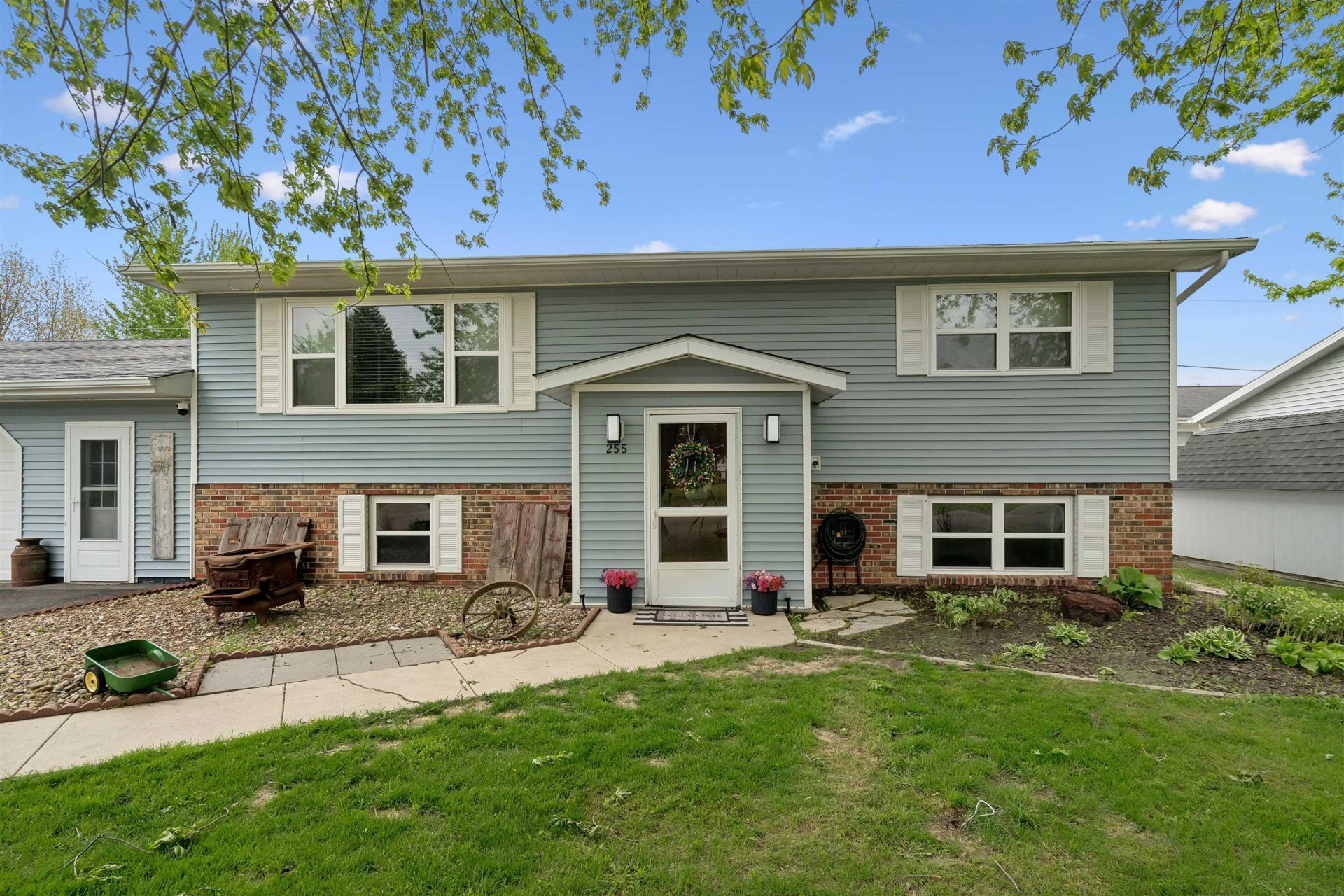 255 7th Street, Jesup, IA 50648 Main Photo