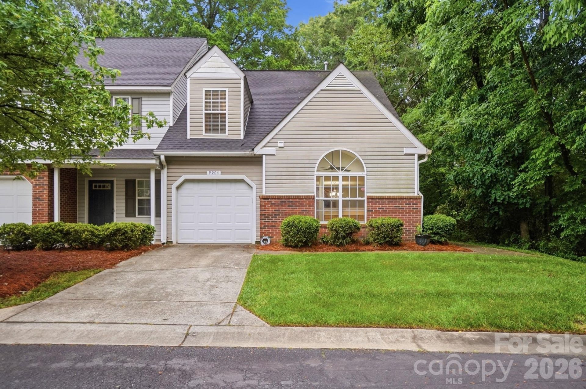 9904 Birch Knoll Court, Charlotte, NC 28213 Main Photo