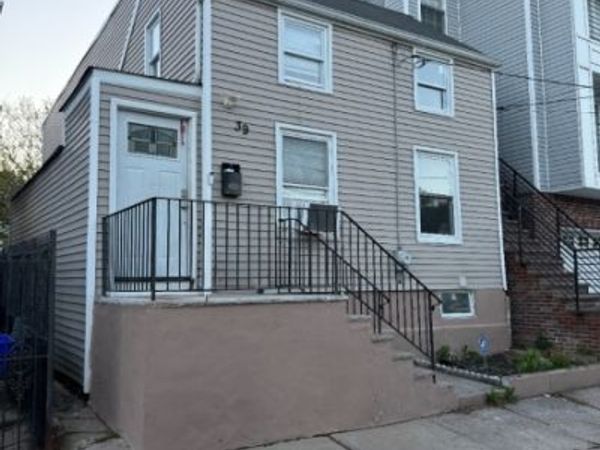 39 Jacob St, Newark, NJ 07103