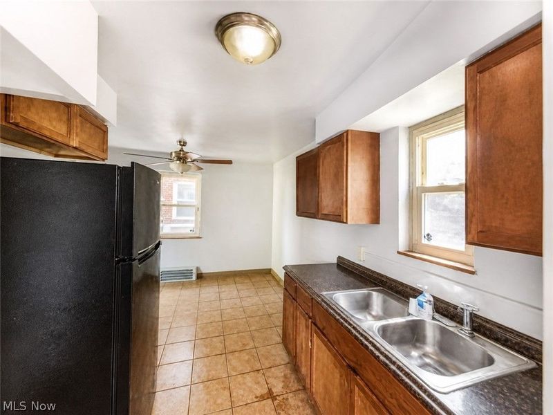 20980 Priday Avenue, Euclid, OH 44123 Photo 10