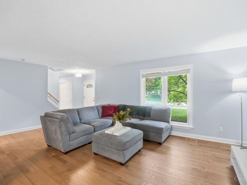10689 Deershadow Lane, Montgomery, OH 45242 Photo 8
