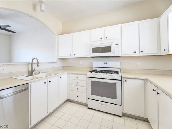1900 N Torrey Pines Drive , Unit 201, Las Vegas, NV 89108